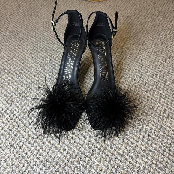 Express Shoes - INSANE Stunning express black fluffy puff feather toed heels
